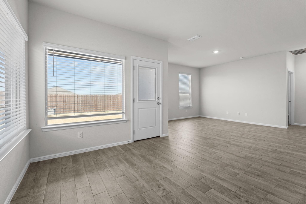308 Youngblood Lane - Photo 5