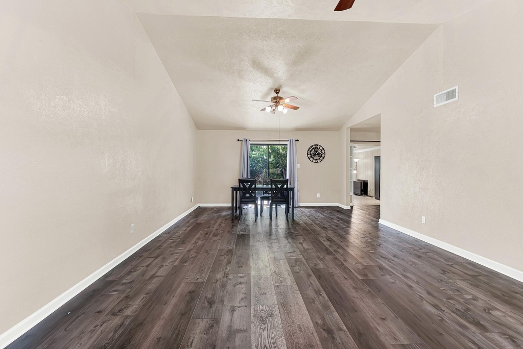 108 Kingsbridge Drive - Photo 8