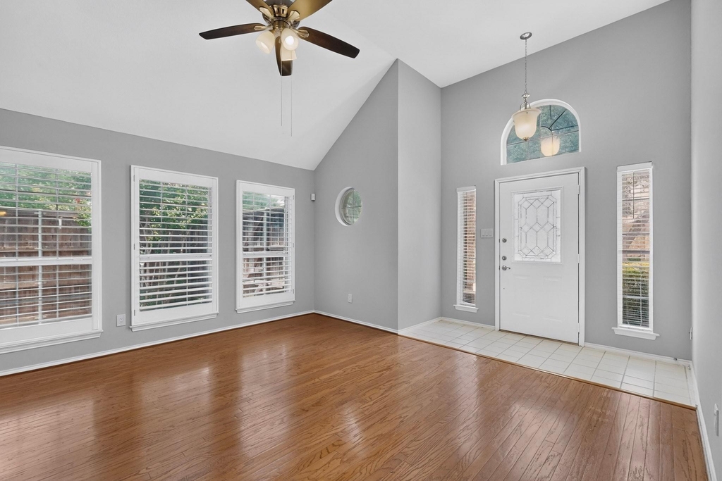 2702 Garden Springs Drive - Photo 7