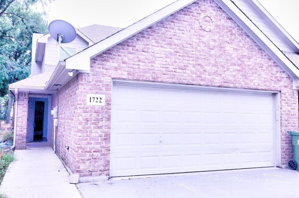 1722 Scenic Drive - Photo 0