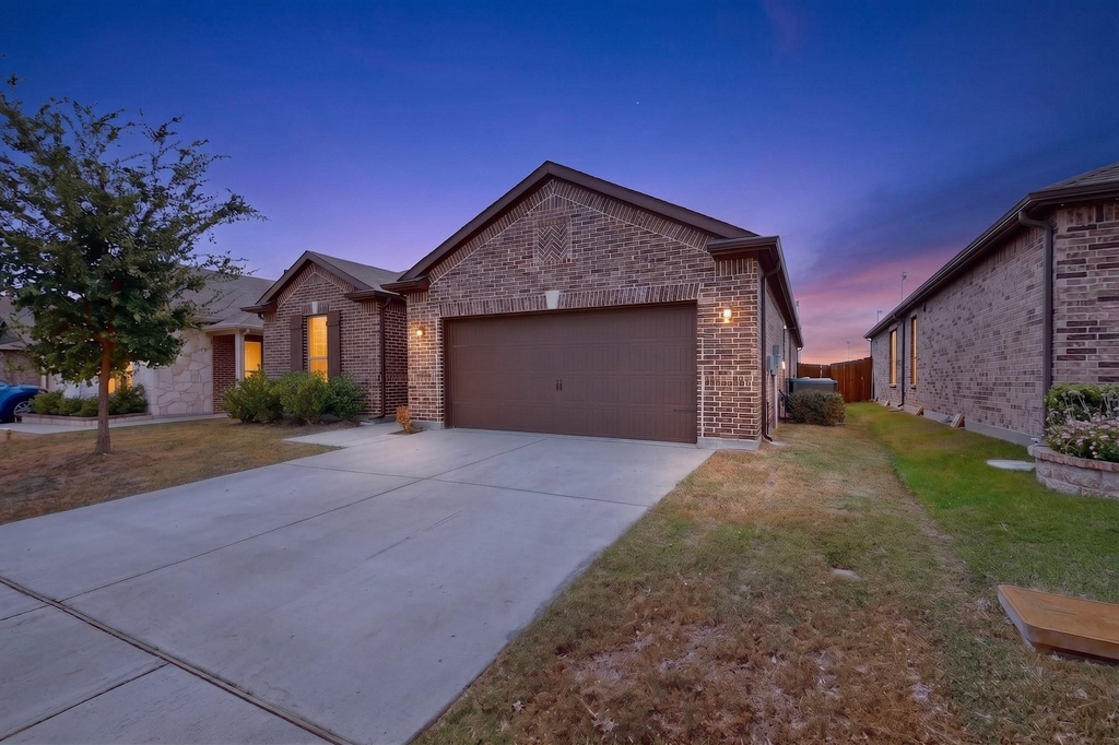 600 Bronze Forest Drive - Photo 0