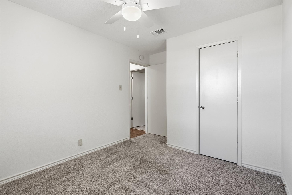 106 Pine Street - Photo 13