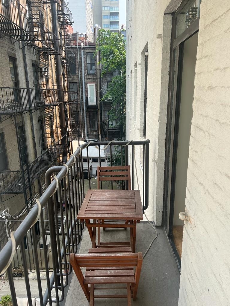 East 12th Street - Photo 13