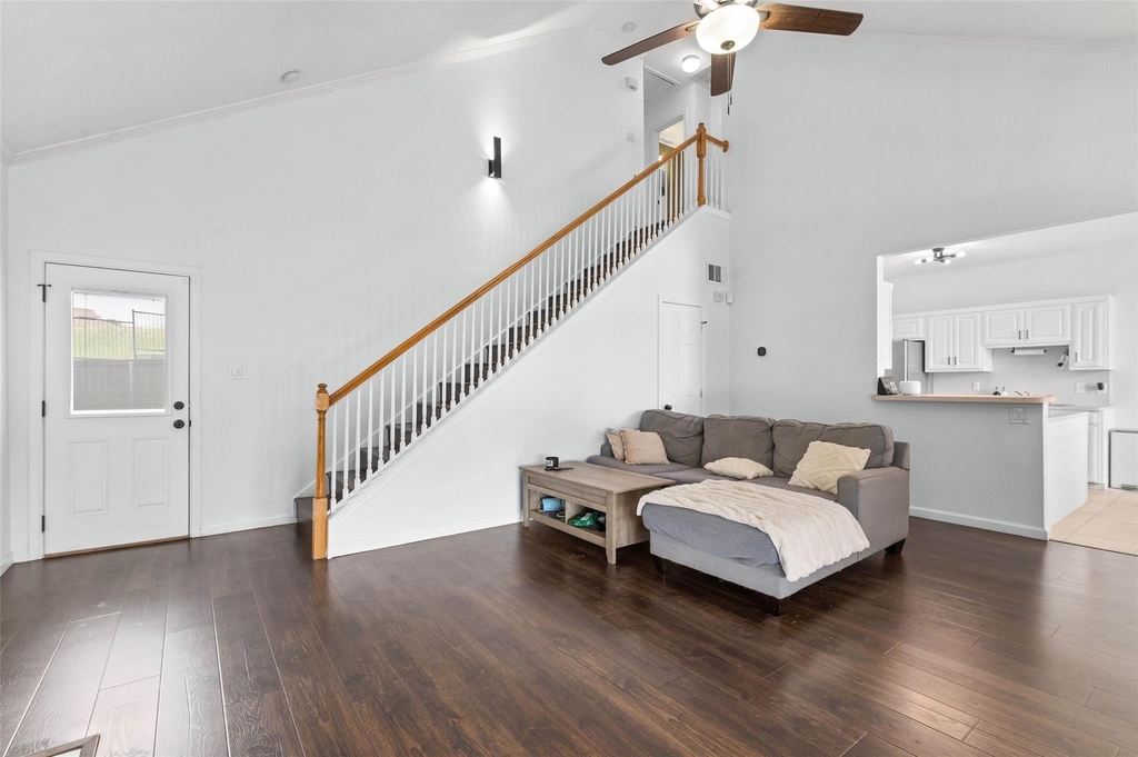4100 Creekhollow Drive - Photo 8