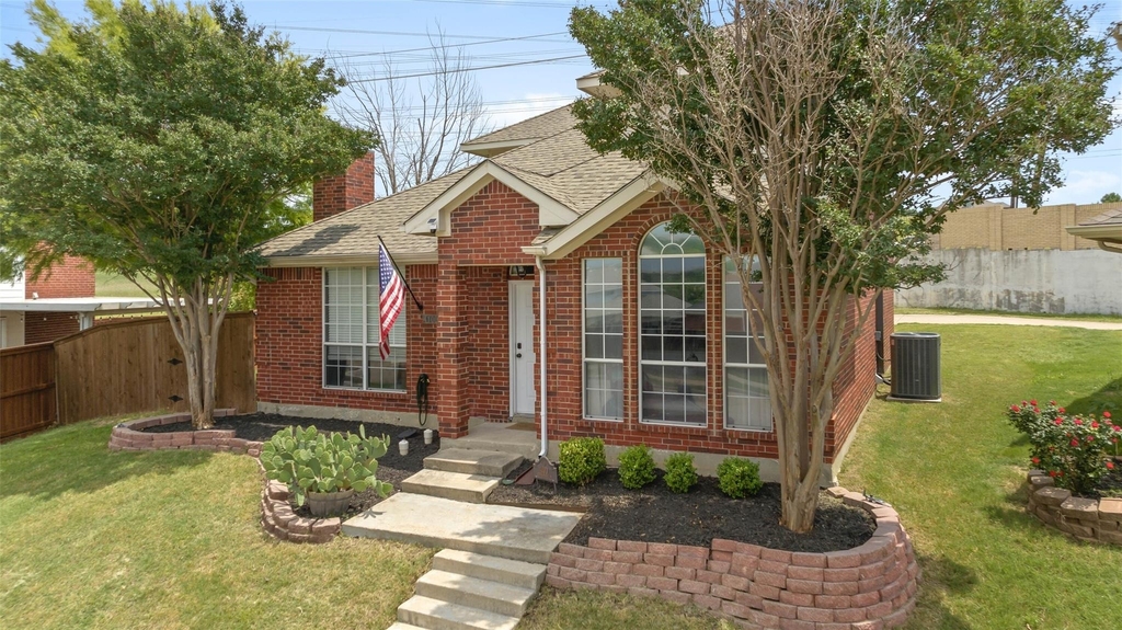 4100 Creekhollow Drive - Photo 2