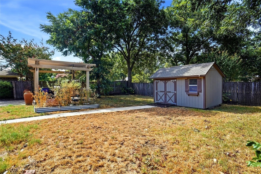 1319 Chestnut Road - Photo 24