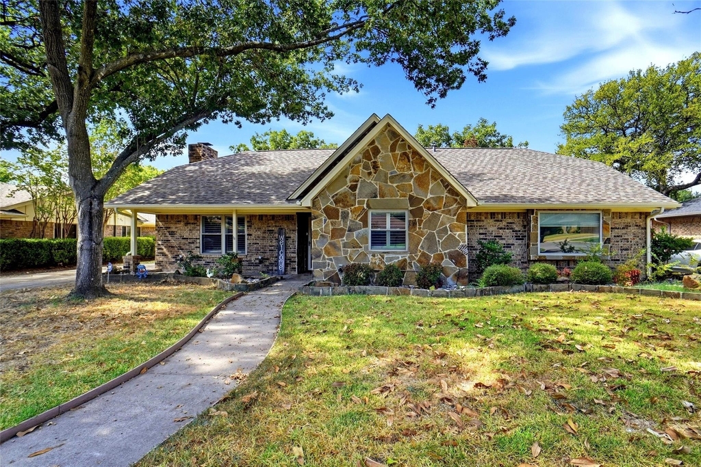 1319 Chestnut Road - Photo 0