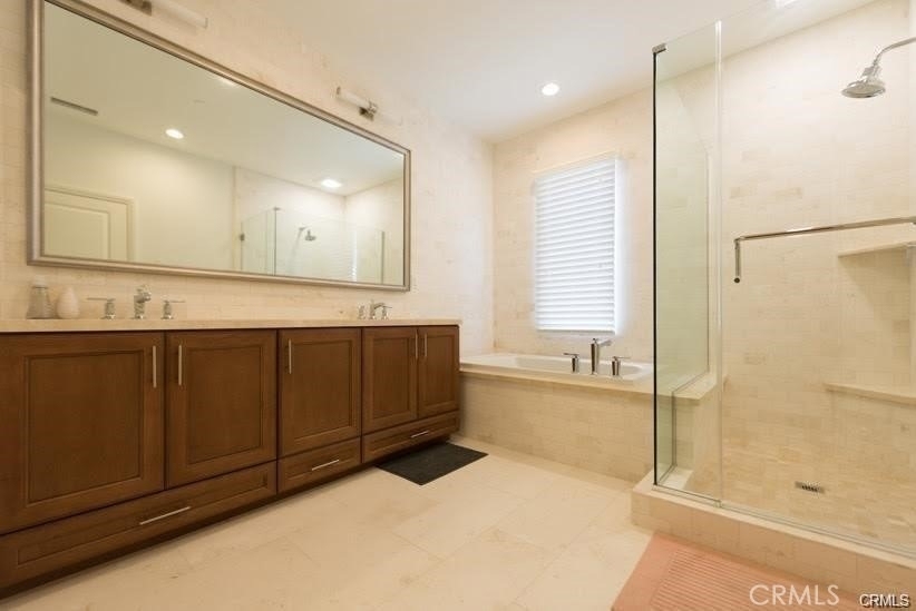 61 Stetson - Photo 3