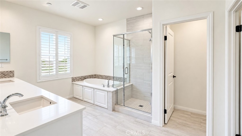 371 Adalina - Photo 22