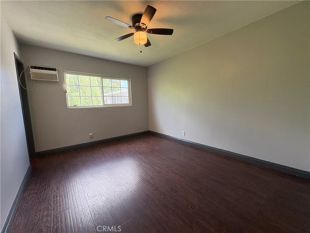 300 N Mountain View Place - Photo 6