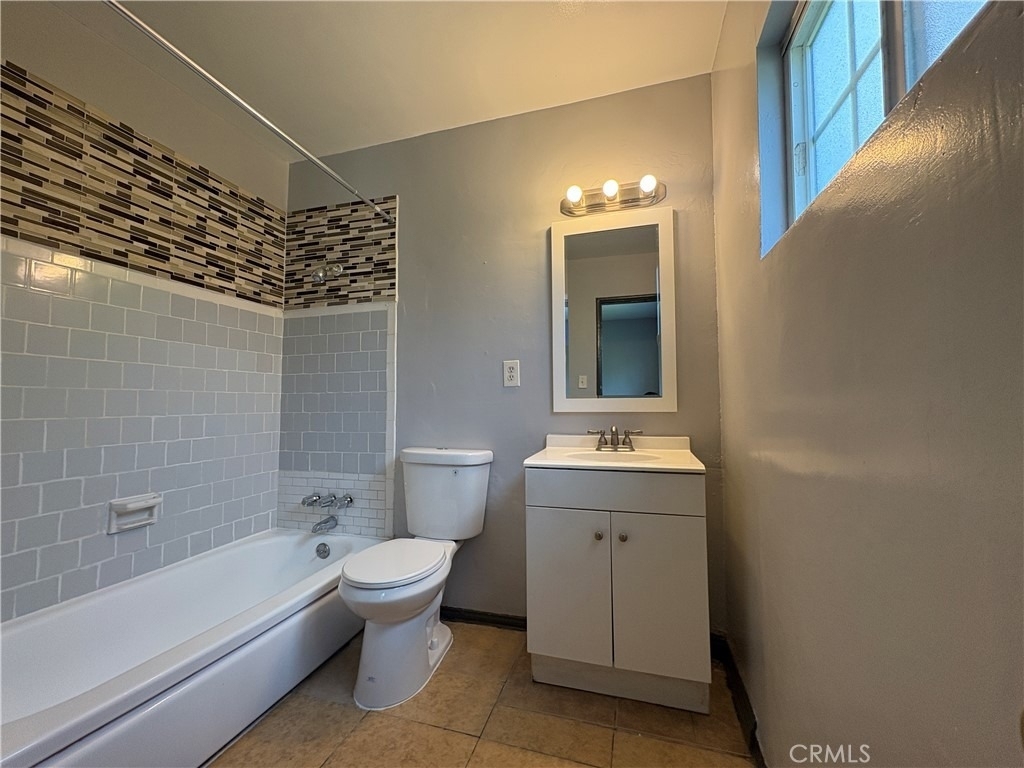 300 N Mountain View Place - Photo 9