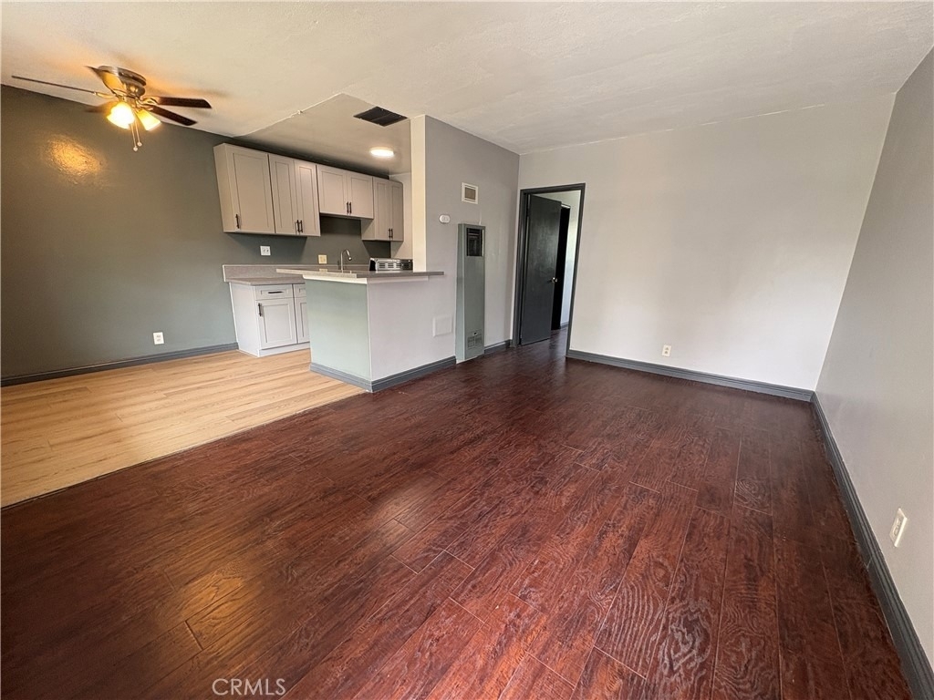 300 N Mountain View Place - Photo 1