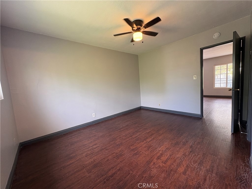 300 N Mountain View Place - Photo 7
