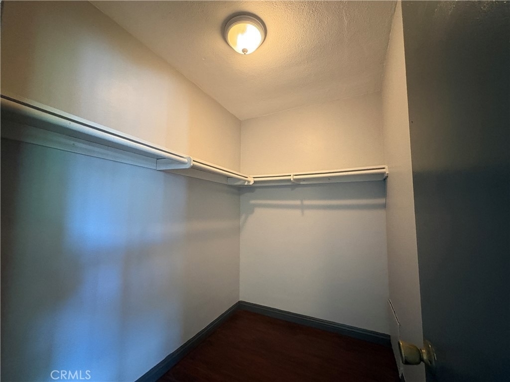 300 N Mountain View Place - Photo 8