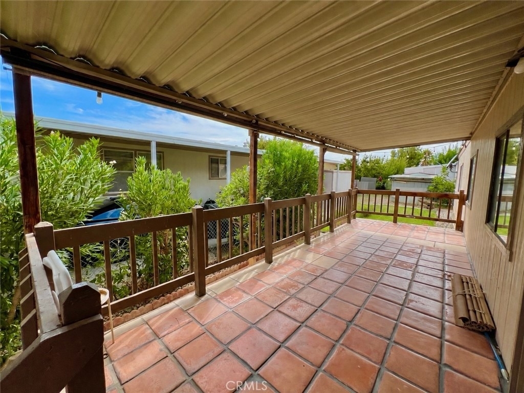 2121 E Avenue I - Photo 4
