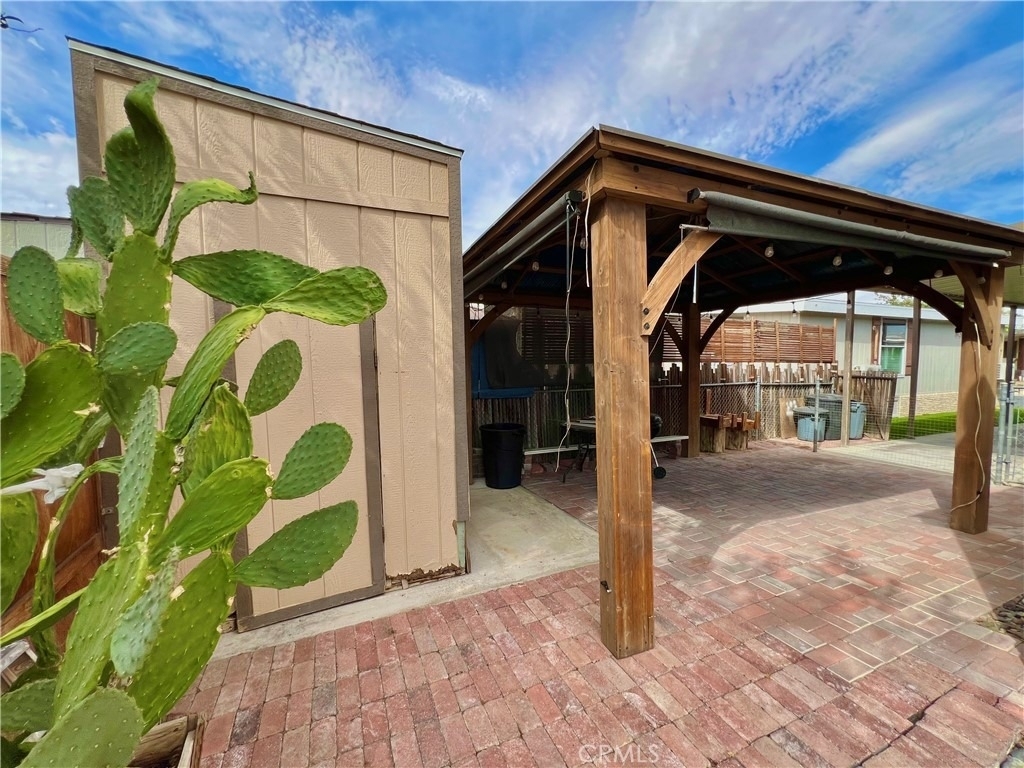 2121 E Avenue I - Photo 31