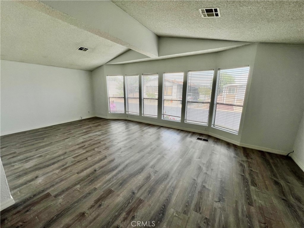 2121 E Avenue I - Photo 7