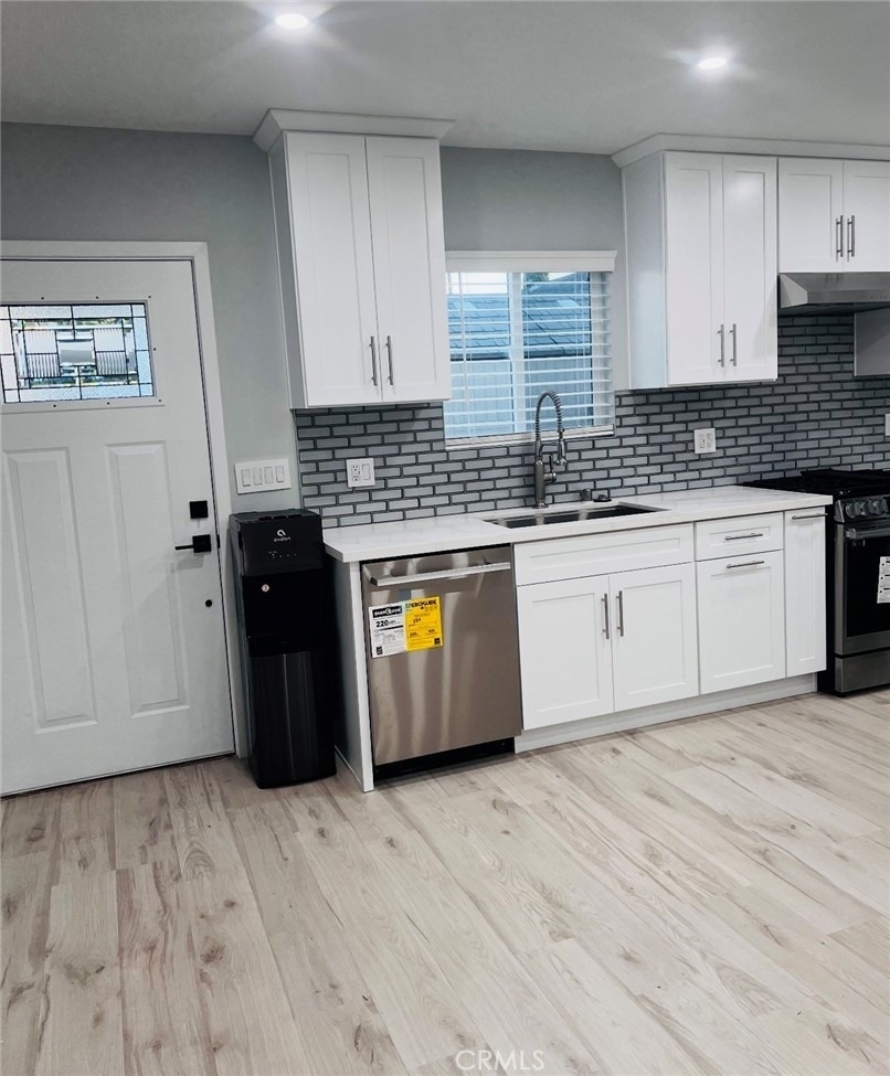 12749 Kittridge Street - Photo 2