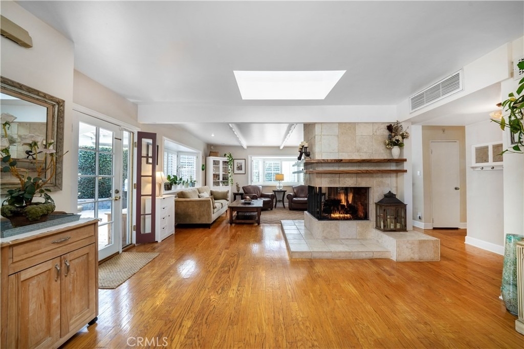 4571 Canoga Drive - Photo 3