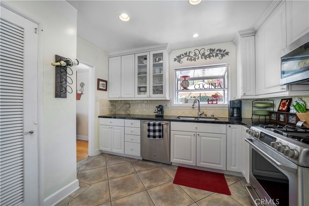 4571 Canoga Drive - Photo 10
