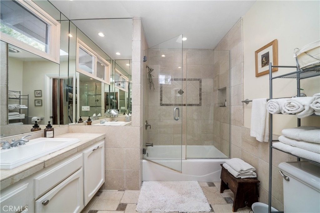 4571 Canoga Drive - Photo 17