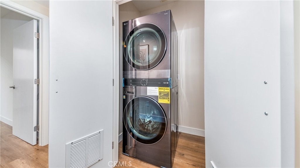 17158 Chatsworth Street - Photo 4