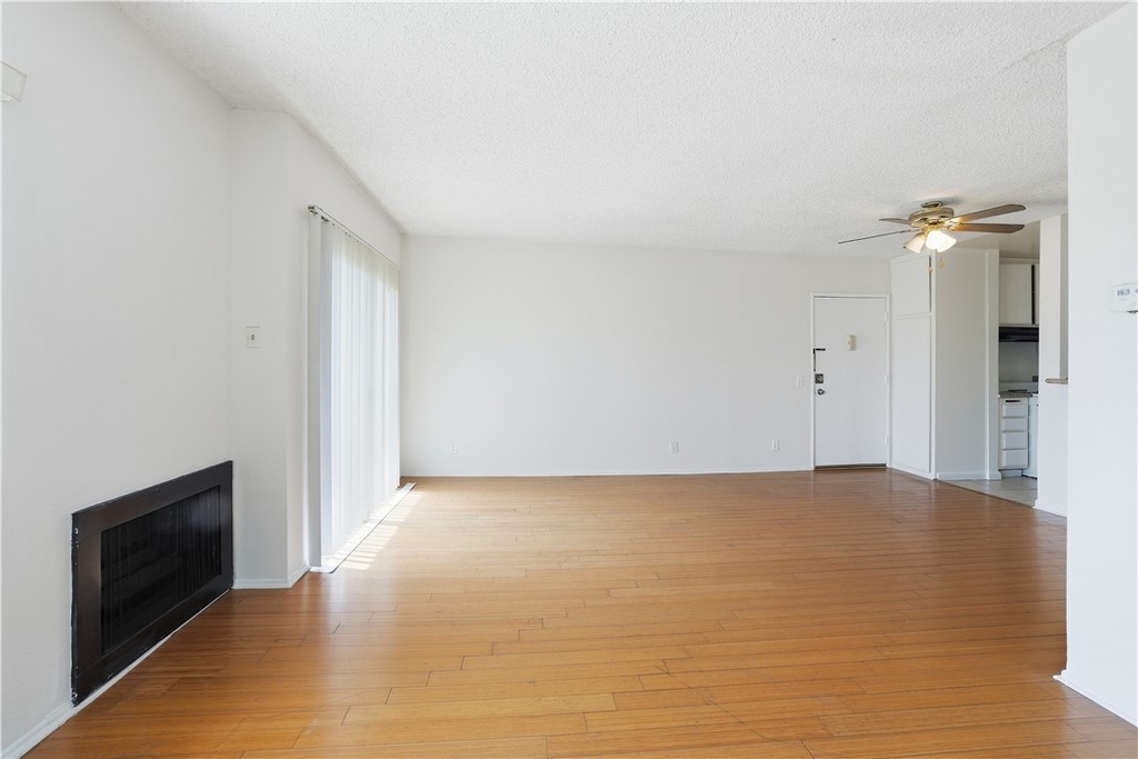 12203 Magnolia - Photo 1