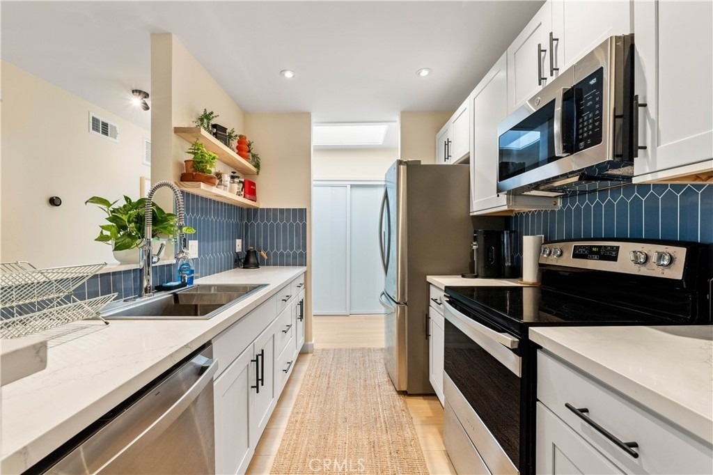 8535 W West Knoll Drive - Photo 3