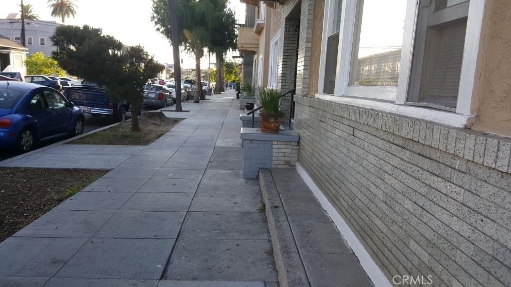 301 W 4th - Photo 8