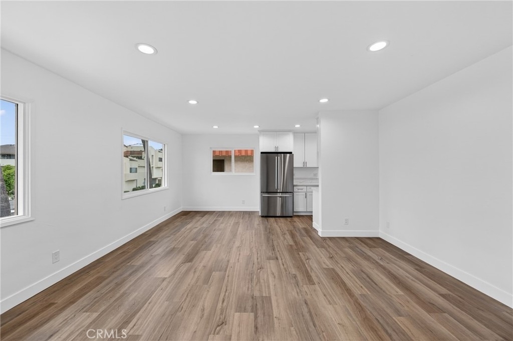 144 11th - Photo 3