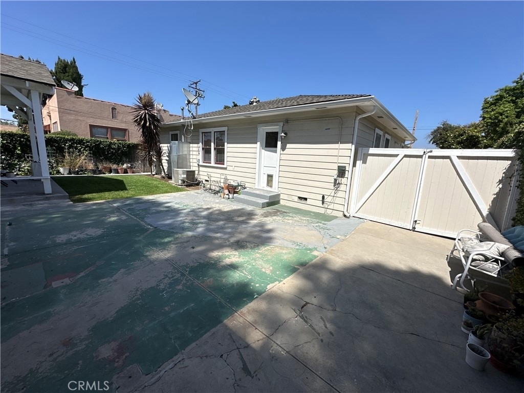 210 S Bush Street - Photo 32