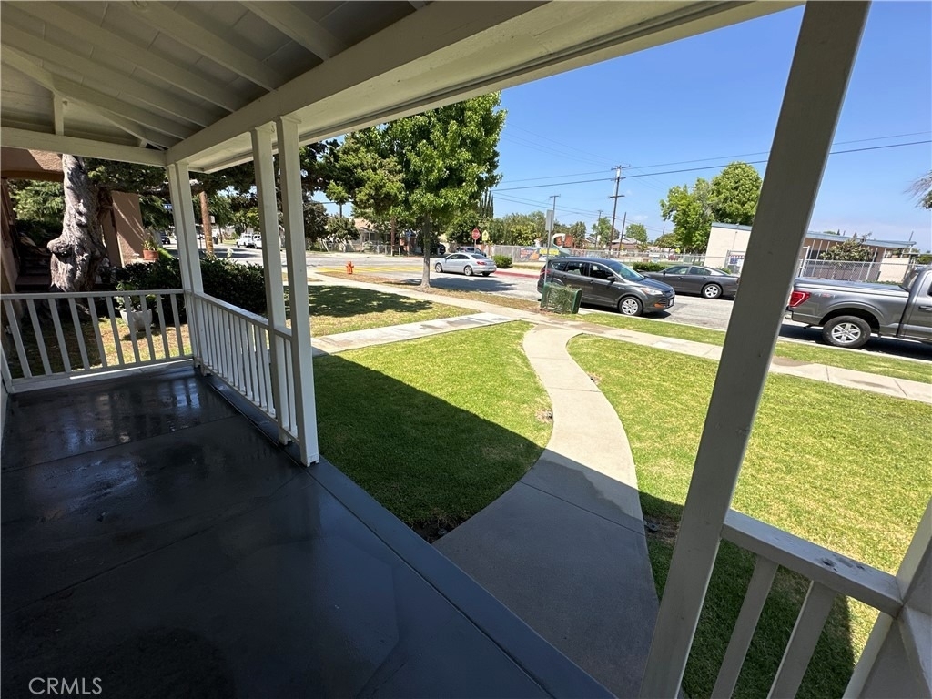 210 S Bush Street - Photo 3