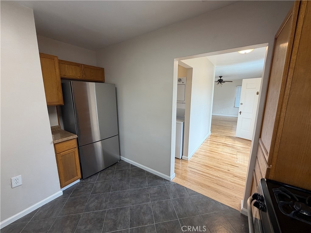 210 S Bush Street - Photo 10