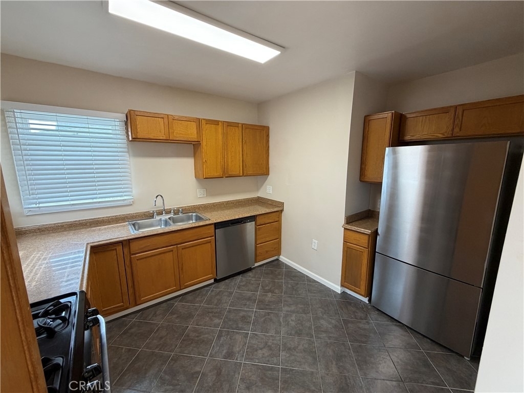 210 S Bush Street - Photo 9