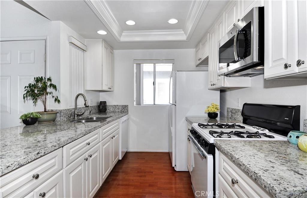10411 Garden Grove - Photo 1
