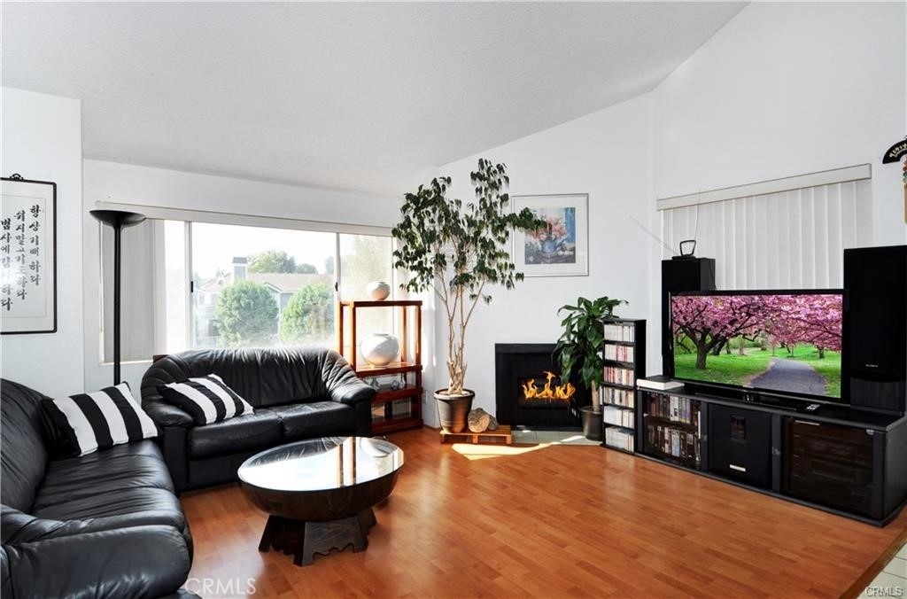 10411 Garden Grove - Photo 4