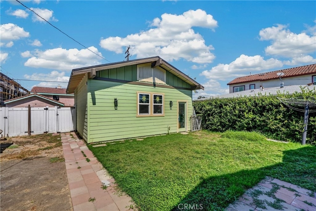 10901 Chestnut - Photo 2