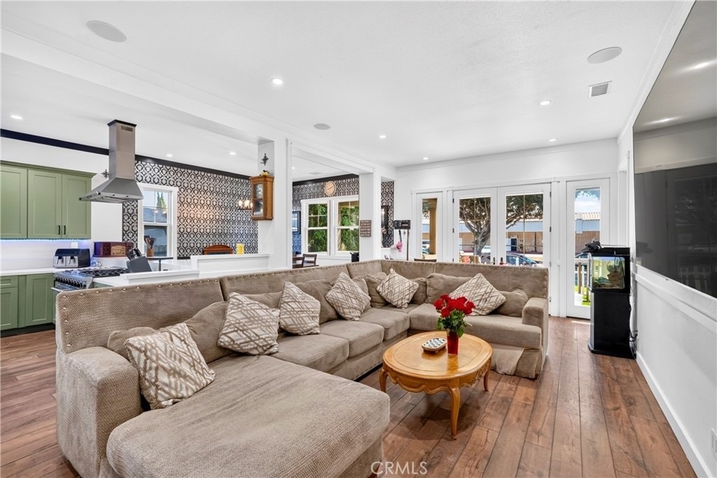 10901 Chestnut - Photo 8