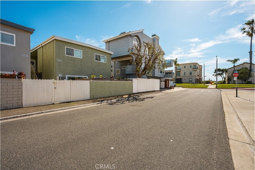 16862 12th St 1 - Photo 1