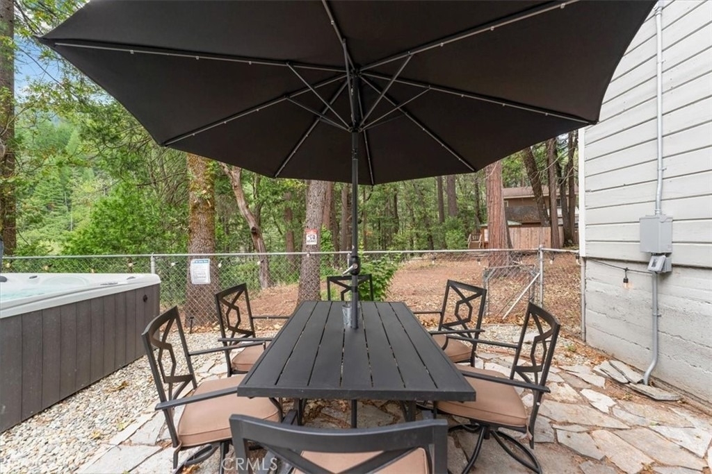 4312 Hemlock - Photo 11