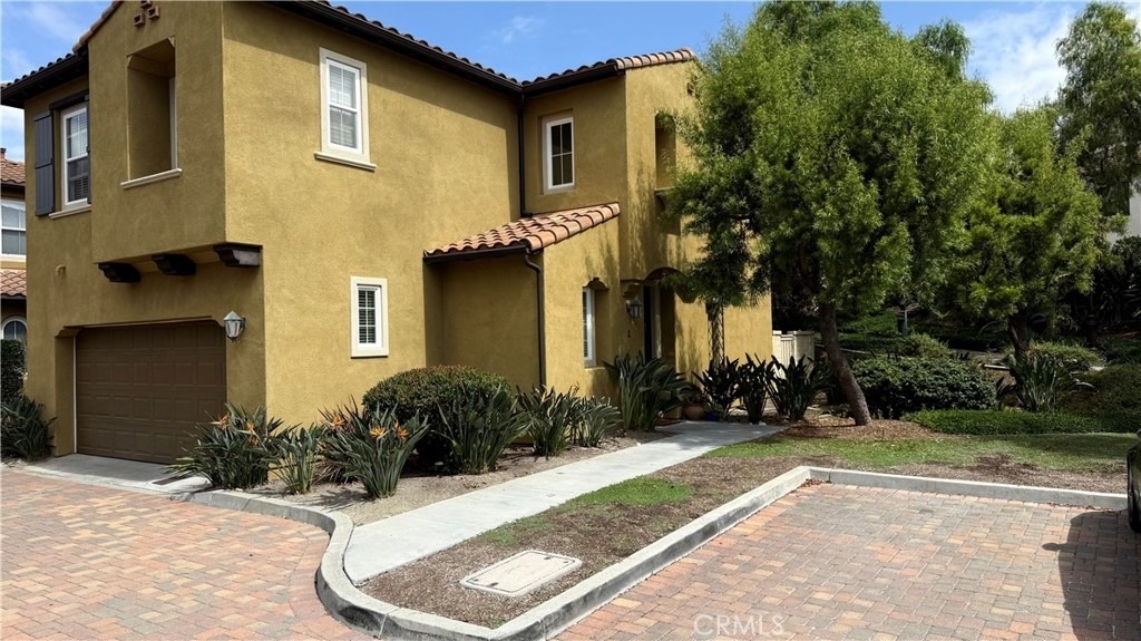 1 Paseo Vista - Photo 2