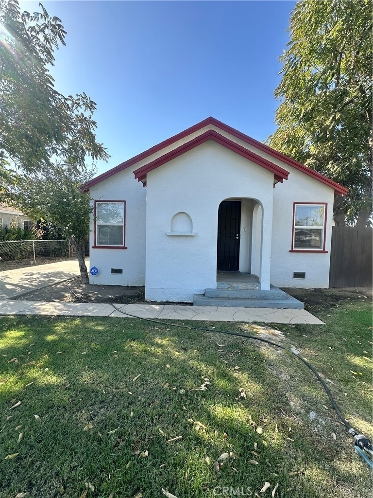 111 E Moneta - Photo 0