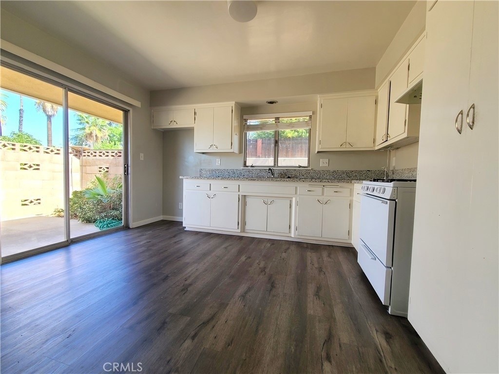 534 Roosevelt Road - Photo 6