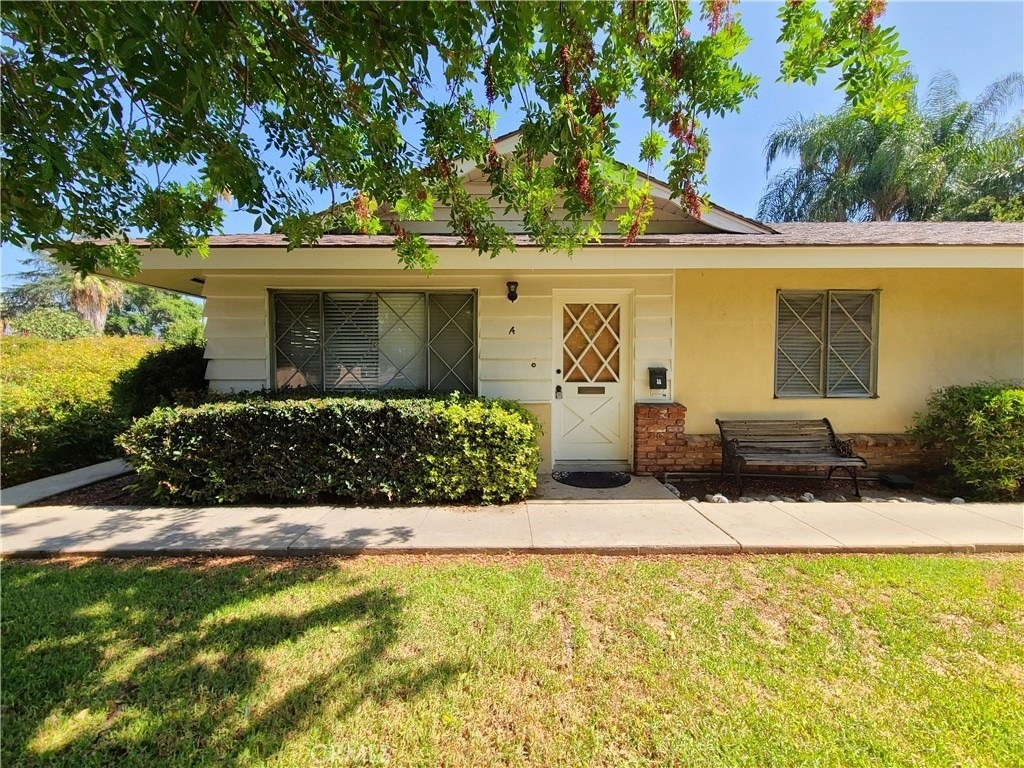 534 Roosevelt Road - Photo 0