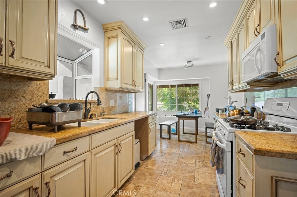6247 Hamilton Lane - Photo 9
