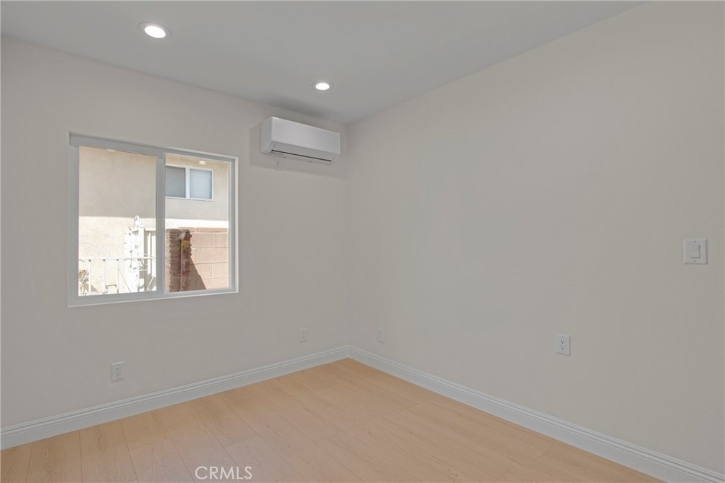 19651 Friar Street - Photo 8