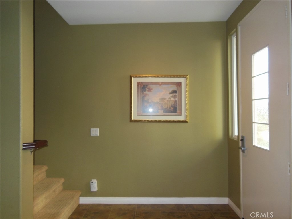 732 W 1st Street - Photo 3