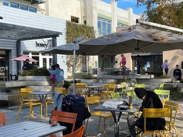 732 W 1st Street - Photo 35