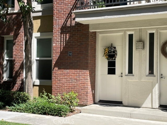 732 W 1st Street - Photo 2