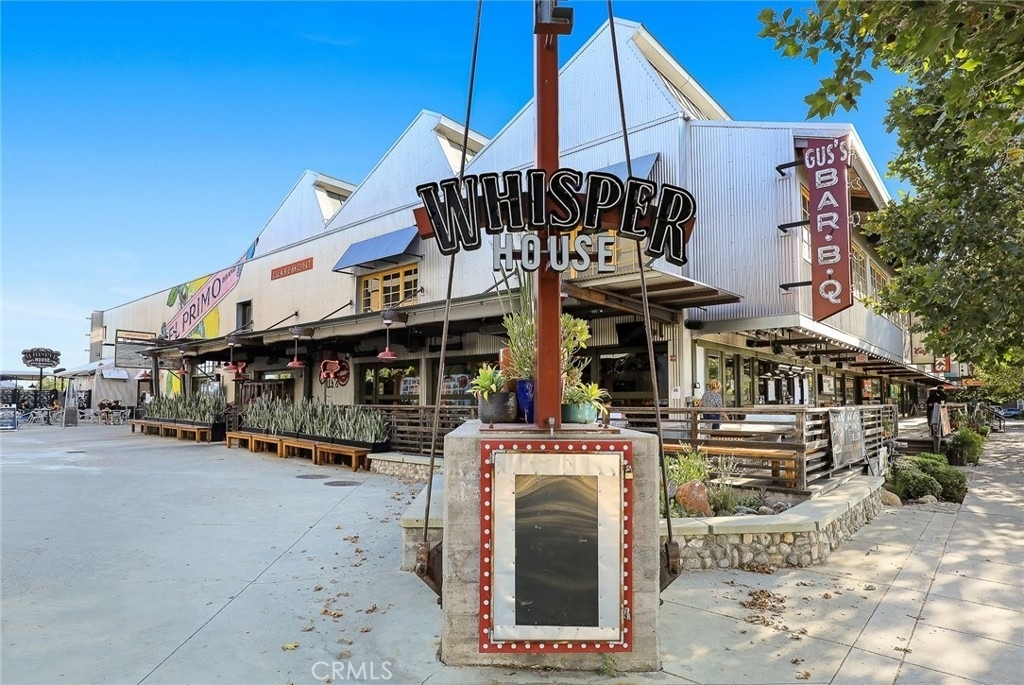 732 W 1st Street - Photo 32